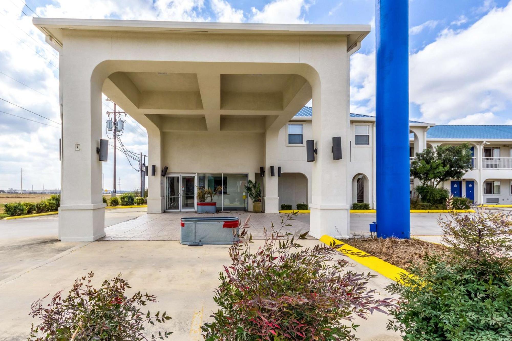 Motel 6 Seguin Tx Eksteriør bilde
