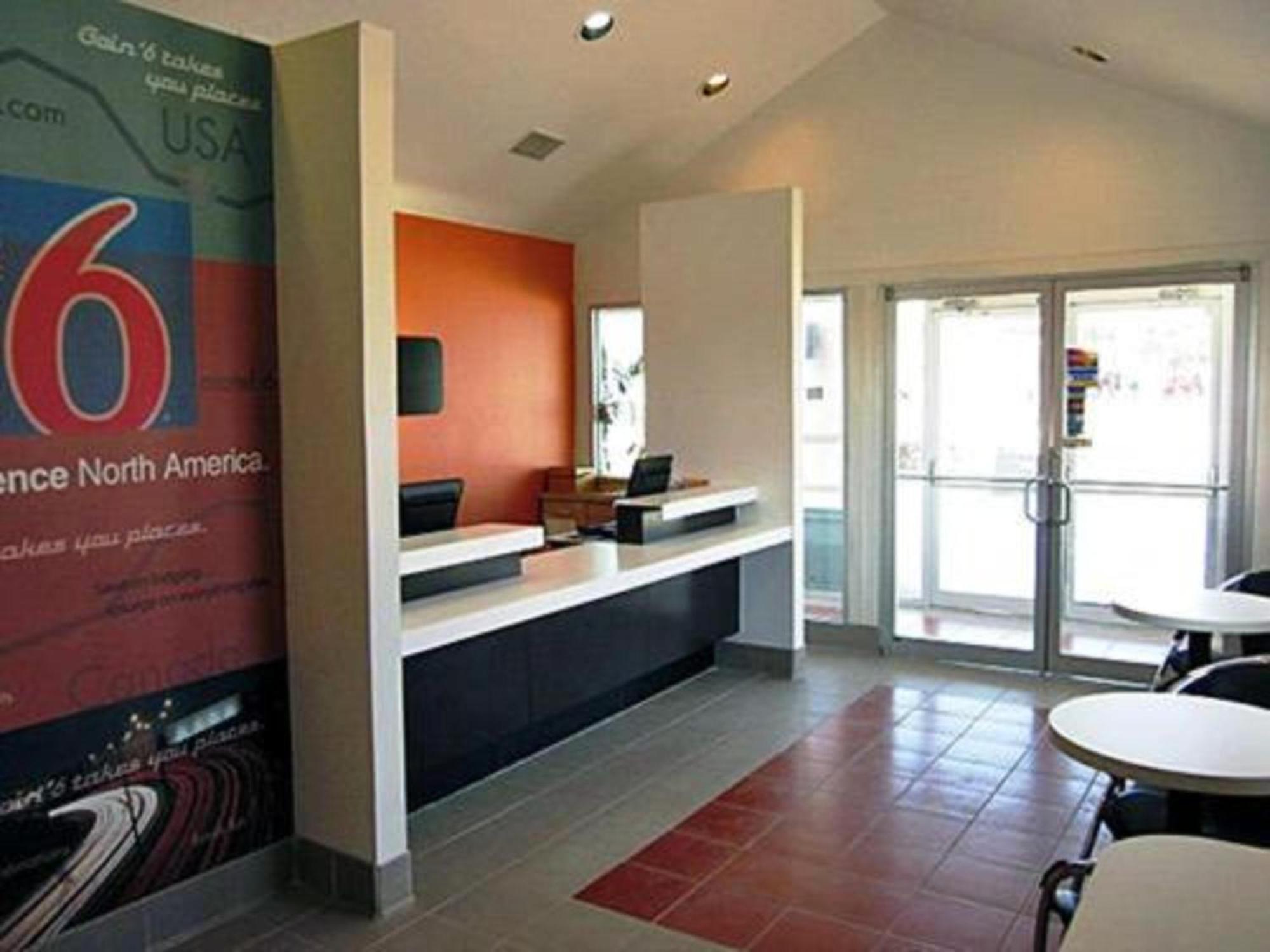 Motel 6 Seguin Tx Eksteriør bilde
