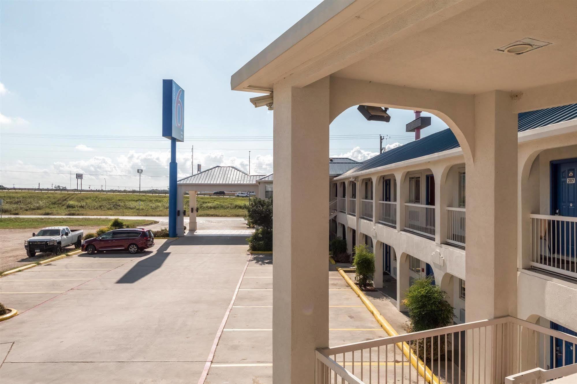 Motel 6 Seguin Tx Eksteriør bilde