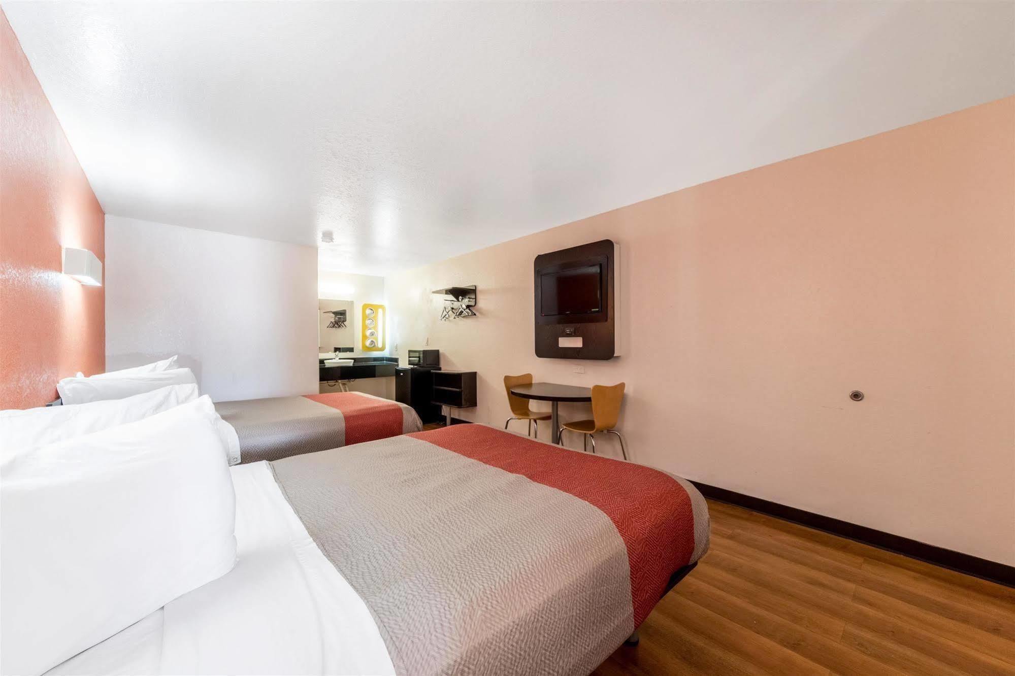 Motel 6 Seguin Tx Eksteriør bilde