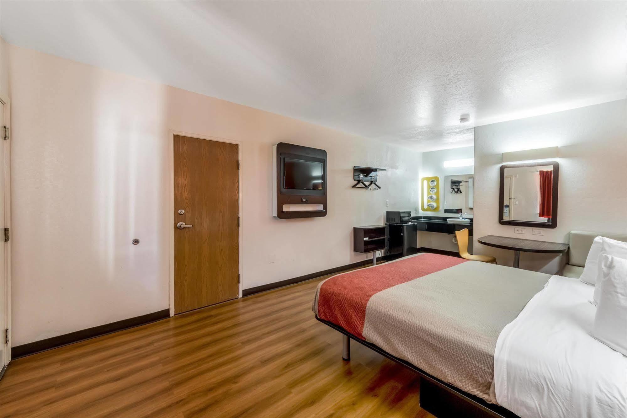 Motel 6 Seguin Tx Eksteriør bilde