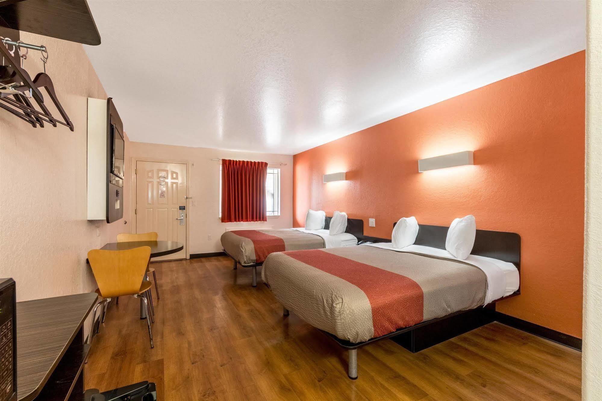 Motel 6 Seguin Tx Eksteriør bilde