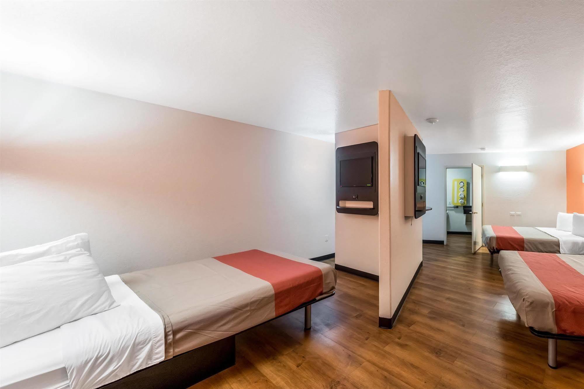 Motel 6 Seguin Tx Eksteriør bilde