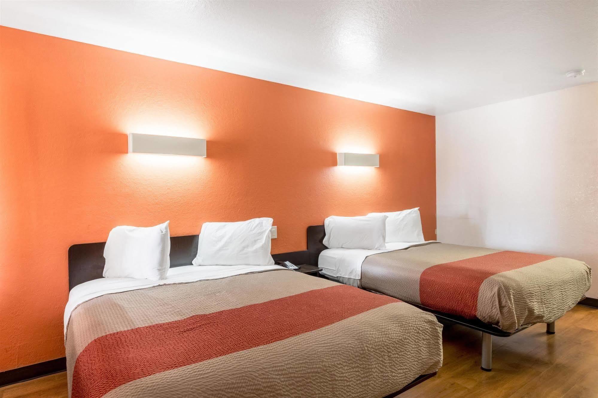 Motel 6 Seguin Tx Eksteriør bilde