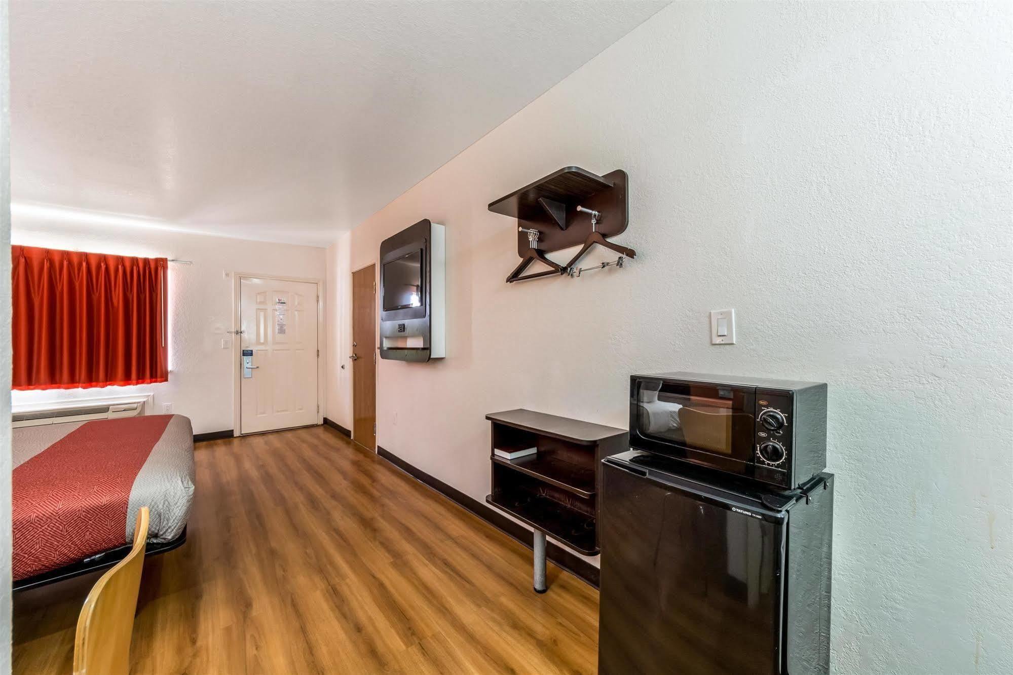 Motel 6 Seguin Tx Eksteriør bilde