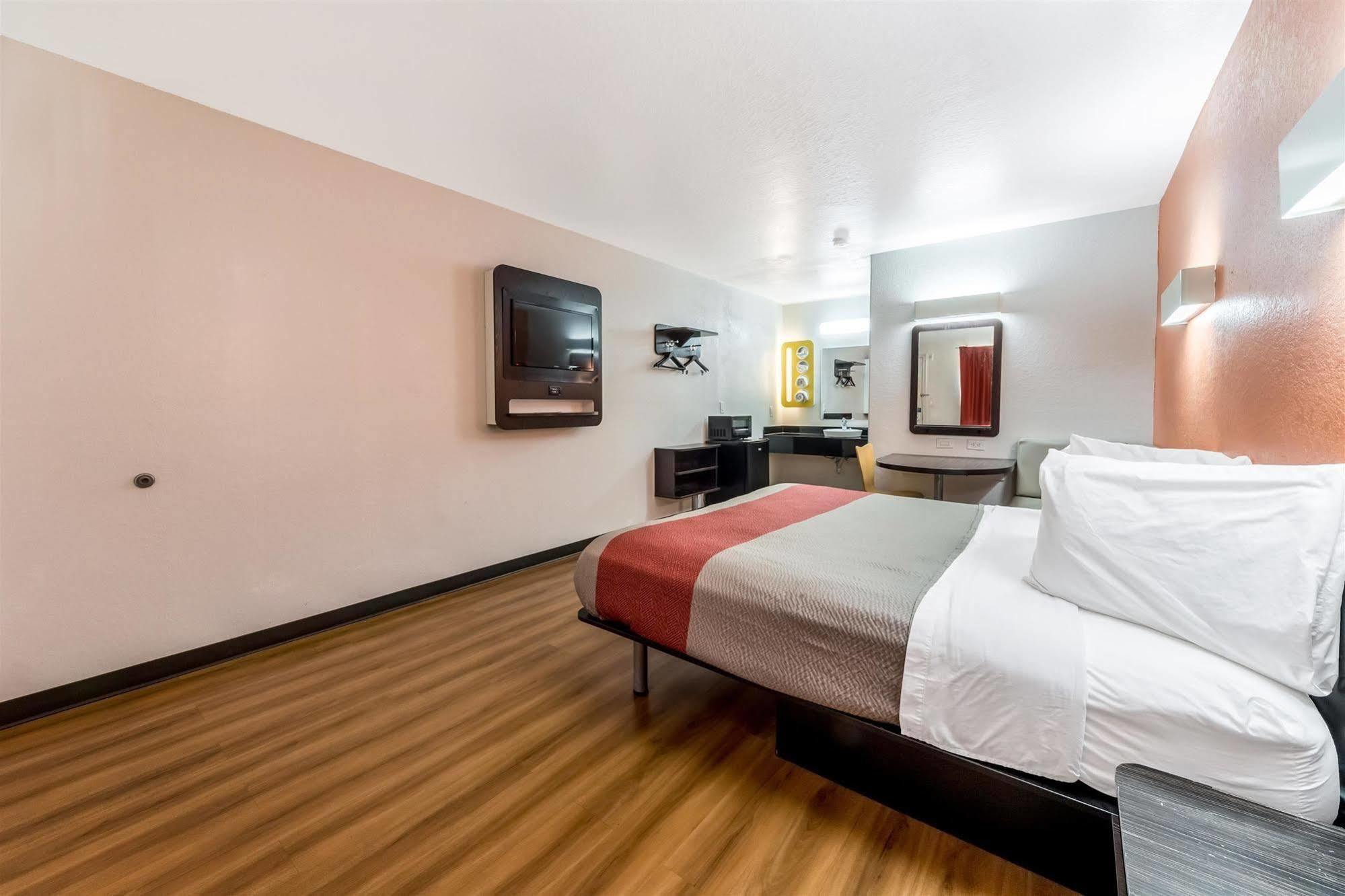 Motel 6 Seguin Tx Eksteriør bilde