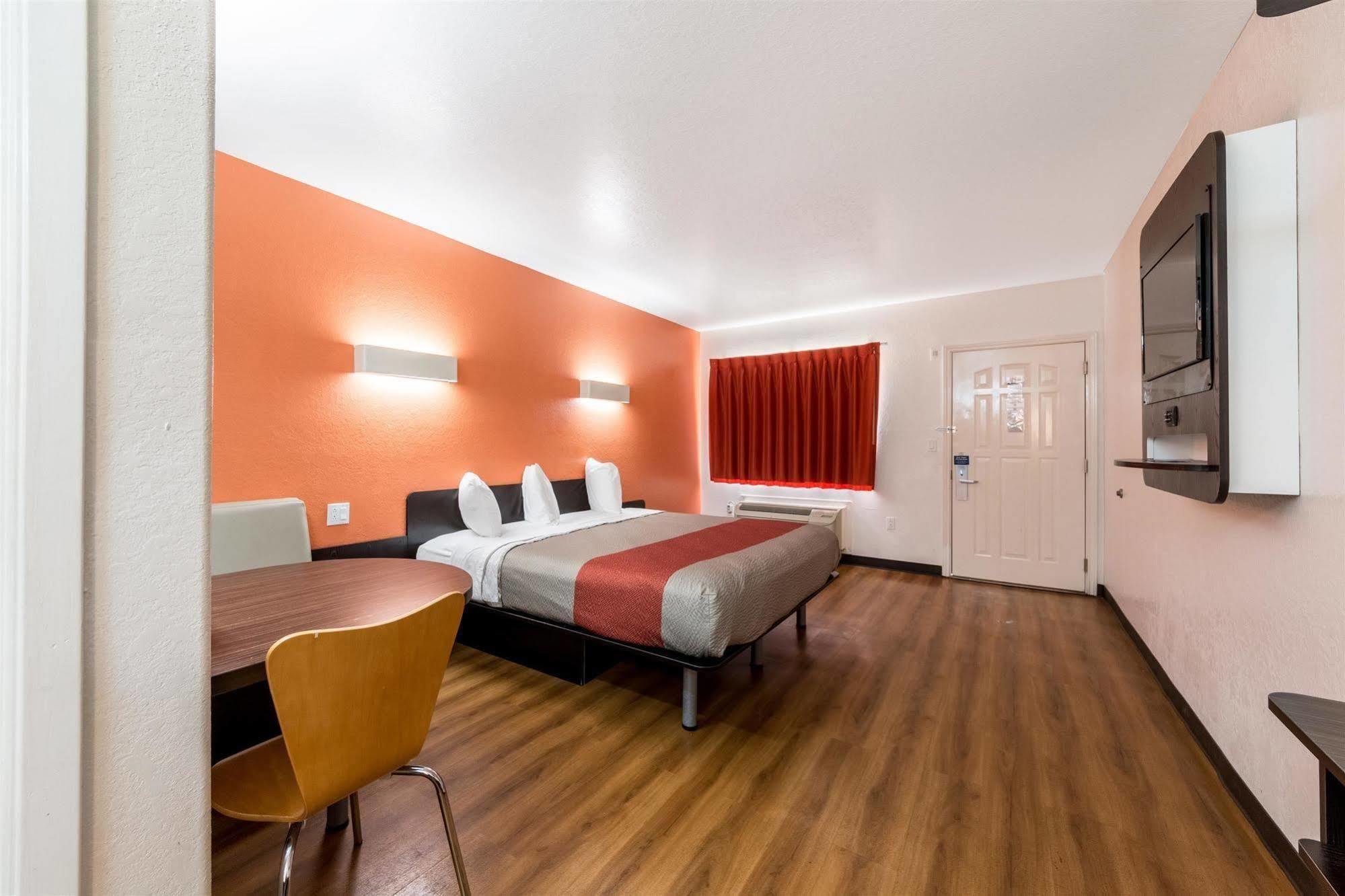 Motel 6 Seguin Tx Eksteriør bilde