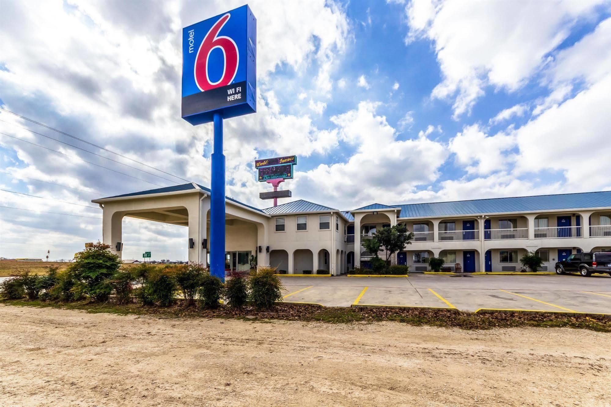 Motel 6 Seguin Tx Eksteriør bilde